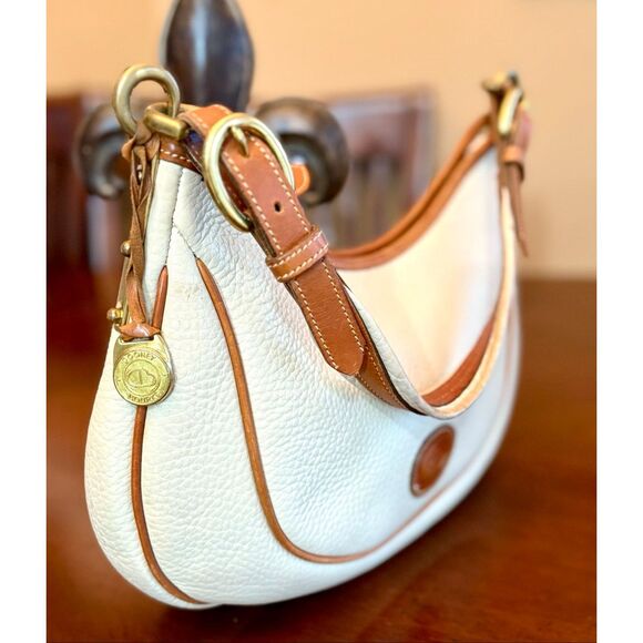DOONEY & BOURKE - Vtg All Weather Pebble Leather Crescent Sac/Cream/British Tan - Picture 5 of 15
